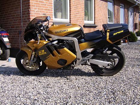 Suzuki Gsx-r 400 (Solgt) billede 1