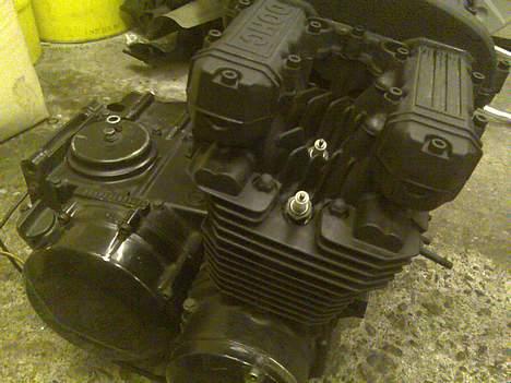 Kawasaki GPZ 550 billede 9