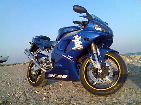 Yamaha R1 billede 4