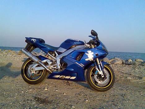 Yamaha R1 billede 5