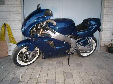 Kawasaki Zxr 750 billede 4