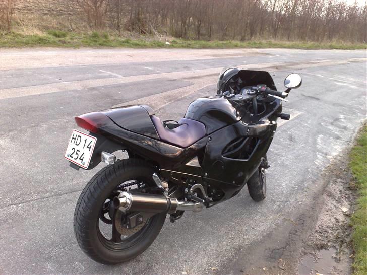 Suzuki GSX 600 F Solgt til Kim A - Så skete der lidt.. Cyklen har fået lidt ændringer ;) Billedet dateret 31-03-2008 billede 1