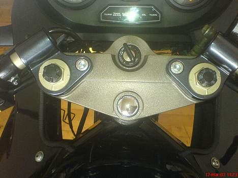 Suzuki GSX 600 F Solgt til Kim A - Bemærk farvespillet.. Syntes selv det blev udemærket. billede 7