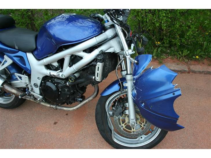 Suzuki SV 650 N **totalskadet*** - Enden på min SV 650  :-( billede 1