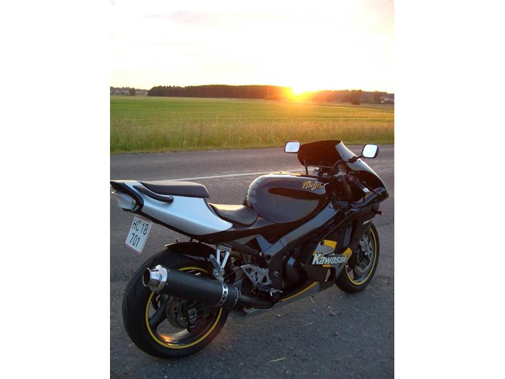 Kawasaki ZX7R Ninja (solgt) billede 1