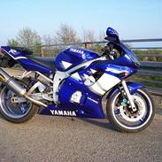 Yamaha YZF R6 (solgt)