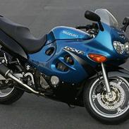 Suzuki GSX 600 F