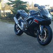 Suzuki gsxr 600 k7