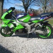 Kawasaki ZX6R *SOLGT*