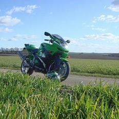 Kawasaki ZX6R SPECIAL MODEL :)