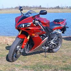 Yamaha YZF-R1