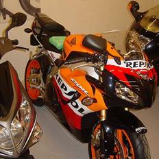 Honda cbr 1000rr fireblade (solgt)