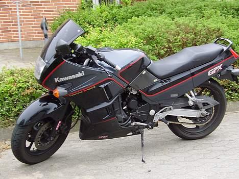 Kawasaki gpx 750r - Tøssen lige en gang til :0) billede 3
