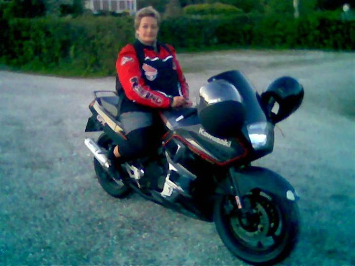 Kawasaki gpx 750r - jaa ,, så pyt da ,, men det bagerste sæde er nu til dig billede 5