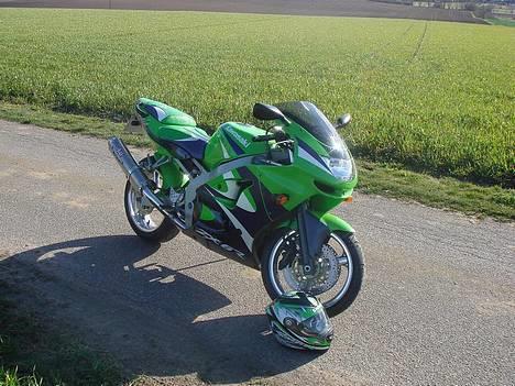 Kawasaki ZX6R SPECIAL MODEL :) billede 1