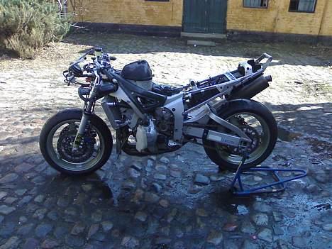 Yamaha YZF-R6 (SLAGTET) billede 12