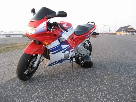 Honda CBR600F "solgt" - Min bike lidt skrå forfra billede 8