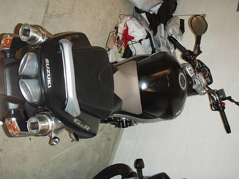 Suzuki GSR 600 billede 2