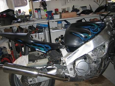 Yamaha fzr 1000 EXUP - en smagsprøve, men mangler klarlak.. billede 4