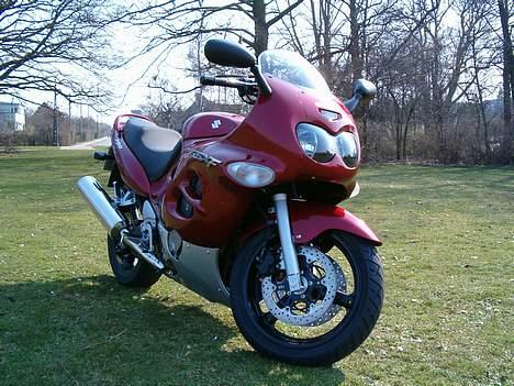 Suzuki GSX 750 F *SOLGT* billede 3