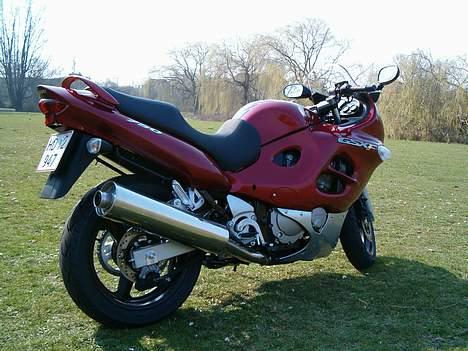 Suzuki GSX 750 F *SOLGT* billede 4