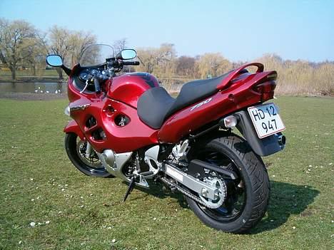 Suzuki GSX 750 F *SOLGT* billede 5