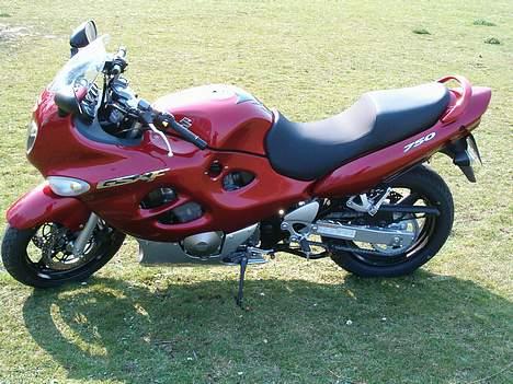 Suzuki GSX 750 F *SOLGT* billede 11