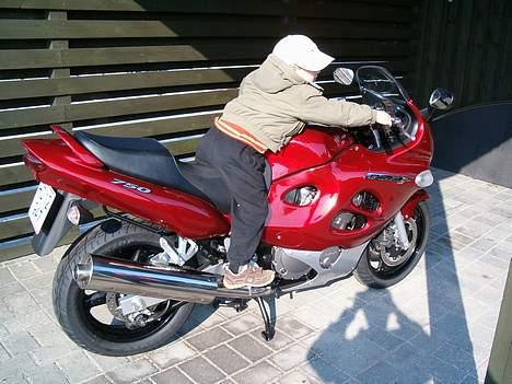 Suzuki GSX 750 F *SOLGT* billede 13