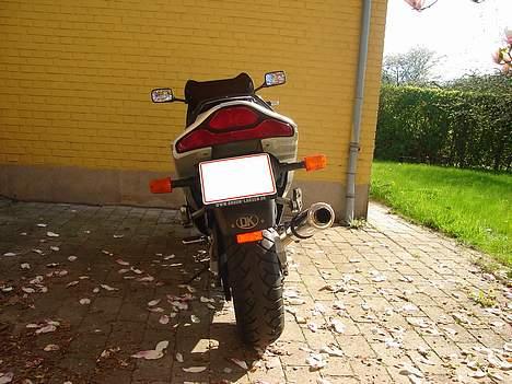 Suzuki RF 900 R billede 3