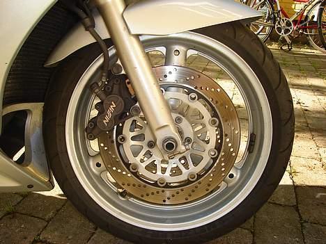 Suzuki RF 900 R billede 6