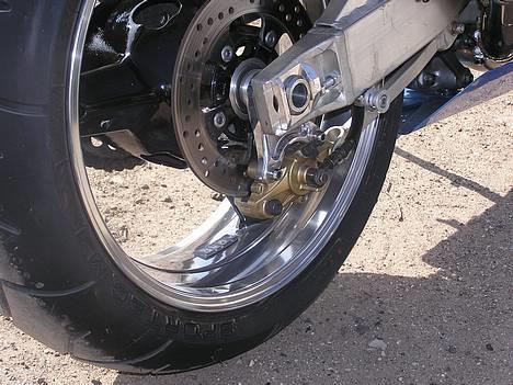 Suzuki GSX-R 1000 K1 - Solgt billede 5