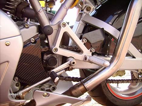 Ducati 750 S     SOLGT - div carbon stumper, lille glimt af dysen til scottoiler billede 16