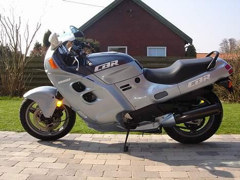 Honda CBR  1000F billede 4