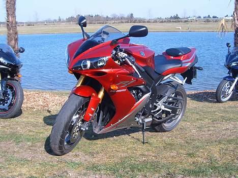 Yamaha YZF-R1 billede 1