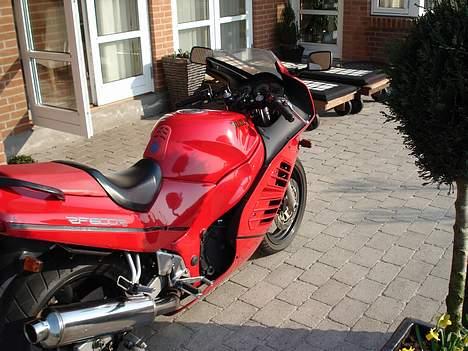 Suzuki RF 600 R (Sverige) billede 8