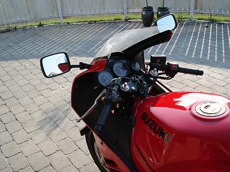 Suzuki RF 600 R (Sverige) billede 10