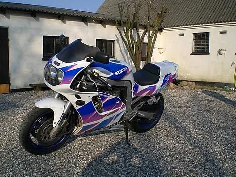 Suzuki GSXR 750 W billede 3