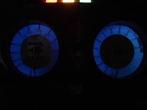 Honda cbr 1000f  *solgt* - instrumenter om natten med blåt lys. billede 12