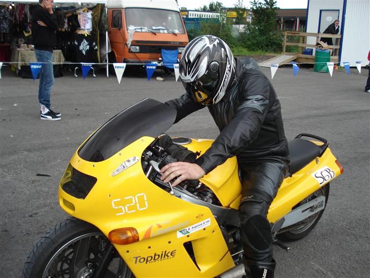 Kawasaki ZZR 1100 billede 1