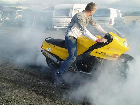 Kawasaki ZZR 1100 billede 2