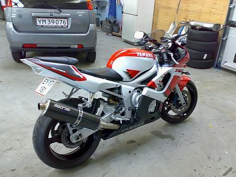 Yamaha R6 billede 4