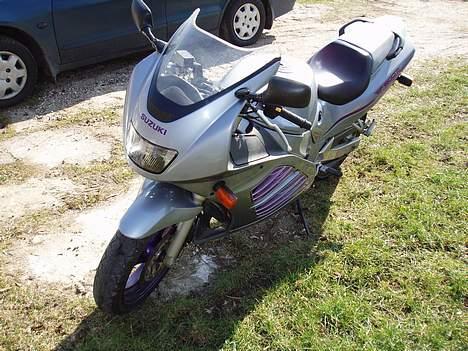 Suzuki RF600R billede 1