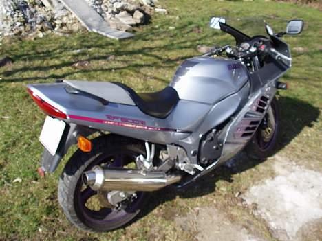 Suzuki RF600R billede 3