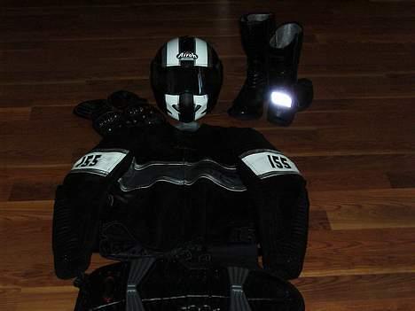 Suzuki gsxr 750 - Jakken er fra Arlen Ness, hjelmen fra Airoh (med nye stafferinger)+handsker  billede 12