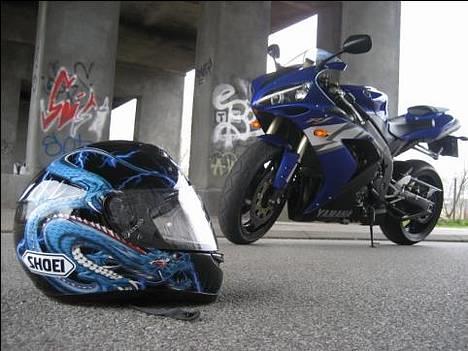 Yamaha R1 (til salg) - Den ramte jeg vist meget godt... ;o) billede 1