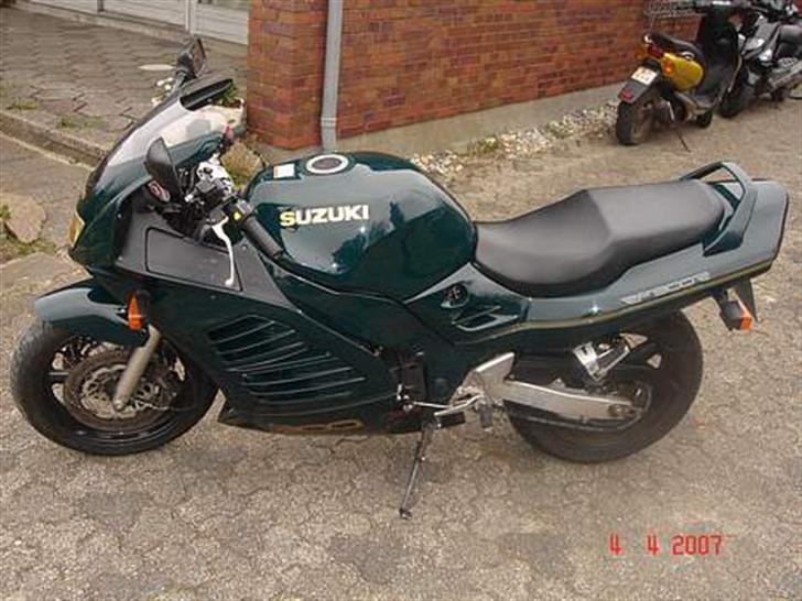 Suzuki RF900R *** Solgt *** - Før billede 2