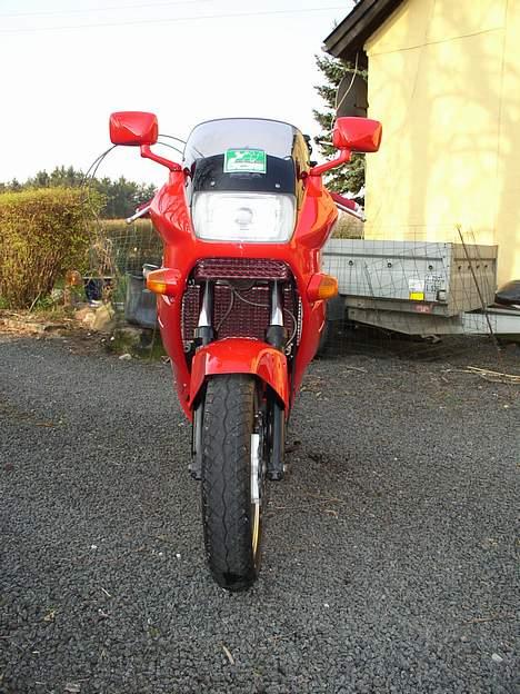 Honda VFR 750F RC24-II (DØD) - Ja, sådan ser den jo så ud forfra... billede 3