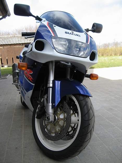 Suzuki GsxR 750 Srad "SOLGT" billede 3