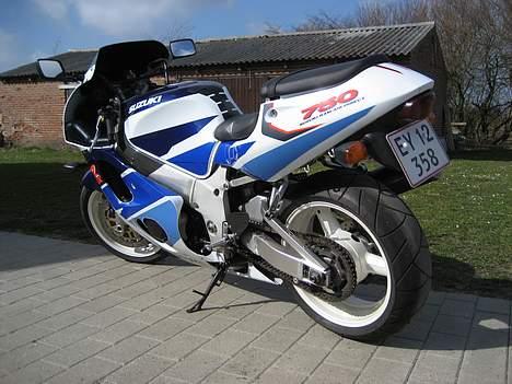 Suzuki GsxR 750 Srad "SOLGT" billede 5