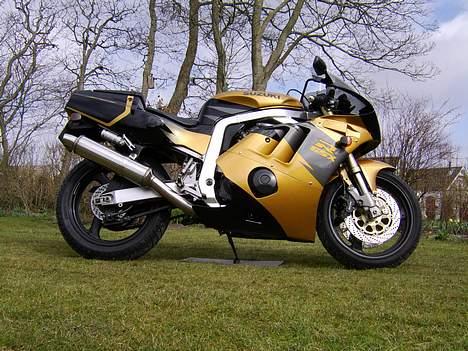 Suzuki Gsx-r 400 (Solgt) billede 6